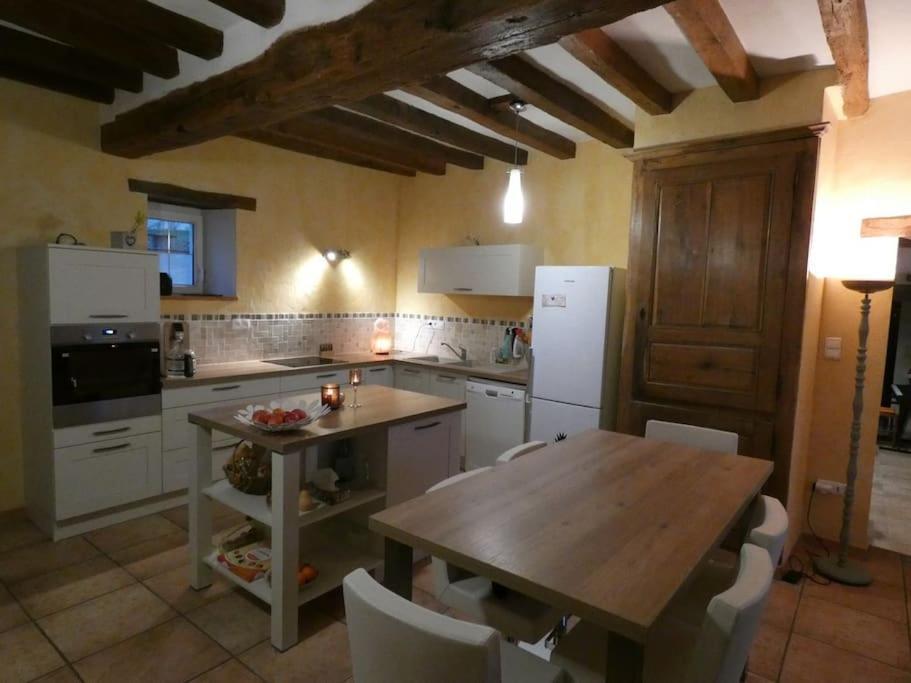 Maison De Charme Pres De Beauval Saint-Cyran-du-Jambot Eksteriør billede